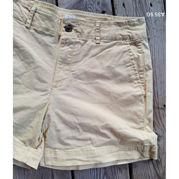 Lot Of 2 Women's Gap Khaki & Green Chino Shorts Size 6 Coastal Resort Vacation - Picture 3 of 7